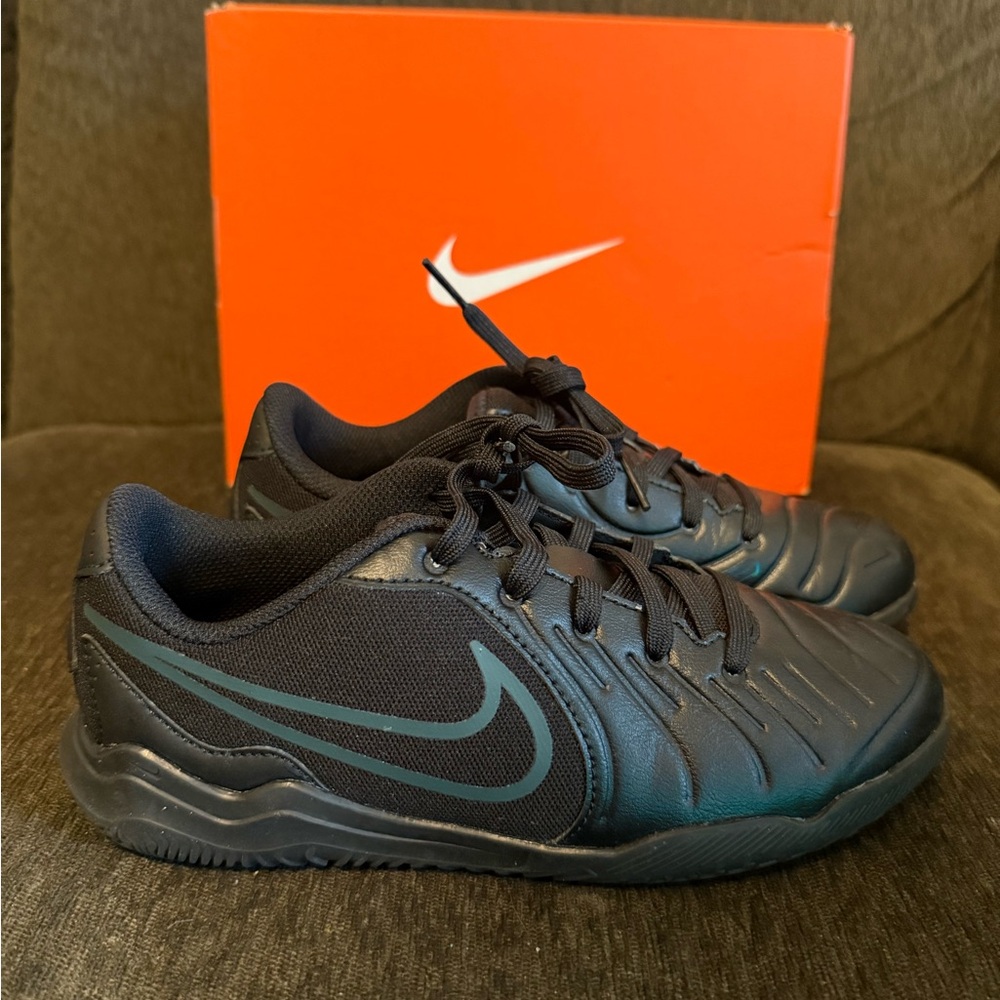 Kids Indoor Soccer Shoes